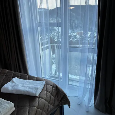 Vista Lodge *
